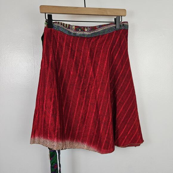 Darn Good Yarn Sari Wrap Skirt Mini Length (Fits Sizes 8-20) Red Tan Multi - Picture 4 of 8